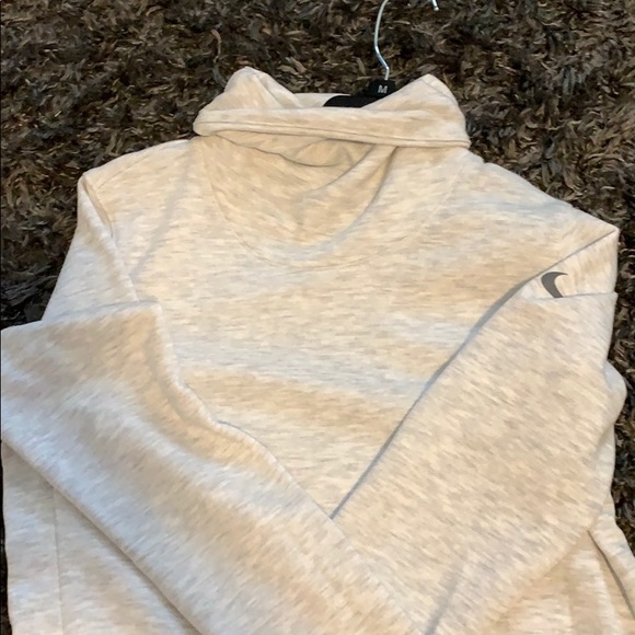 nike turtle neck sweatshirt - Picture 2 of 2